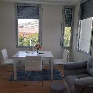 Apartamento Precioso Apartamento De Alquiler En Santa Coloma. Barcelona