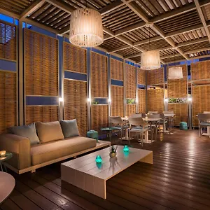Pirineos Figueres By Pierre & Otel