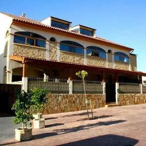 apartamentos-maria-del-carmen.hotelsinnerja.org/