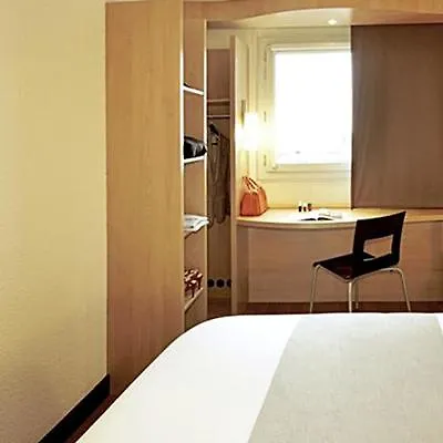 Hotel Ibis Barcelona Santa Coloma Santa Coloma de Gramanet 2*,  Hiszpania
